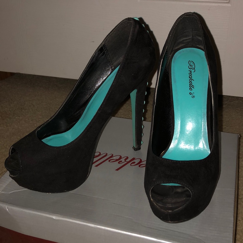 Open toe, Black, Suede heels